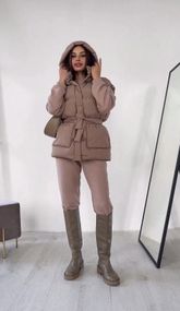 Женская жилетка с поясом и капюшоном цвет бежевый