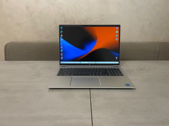 Ультрабук HP EliteBook 860 G10 / 16" (1920x1200) IPS / Intel Core i5-1345U (10 (12) ядер по 3.5 - 4.7 GHz) / 16 GB DDR5 / 256 GB SSD M.2 / Intel Iris Xe Graphics / WebCam / Fingerprint б/в + Подарунок Дротова миша / USB | Зображення 1