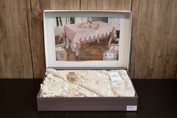 Велюрова скатертина Selin Nehir 160х300 Бежевий | Зображення 1