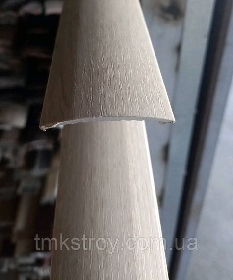 Пороговая планка разных цветов 50*3 мм полукруглая ламинированная 90, ясень | Зображення 1