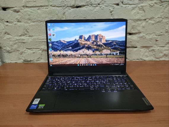 Игровой ноутбук Lenovo IdeaPad Gaming 3 15IHU6 / 15.6" (1920x1080) IPS / Intel Core i5-11300H (4 (8) ядра по 2.6 - 4.4 GHz) / 16 GB DDR4 / 480 GB SSD / nVidia GeForce RTX 3050, 4 GB GDDR6, 128-bit / WebCam б/у | Зображення 1