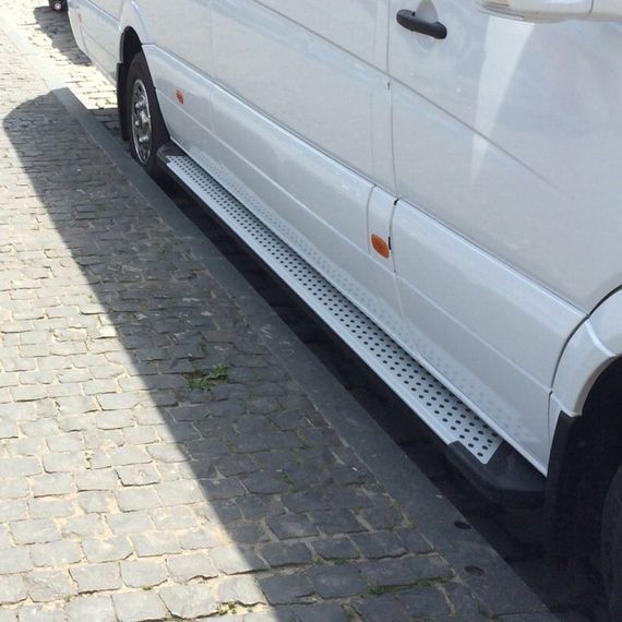Бокові пороги Allmond Grey (2 шт., алюм.) Long/ExtraLong для Mercedes Sprinter 2006-2018 рр