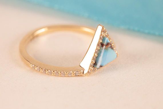 Кольцо из желтого золота с бирюзой 16 | Зображення 1