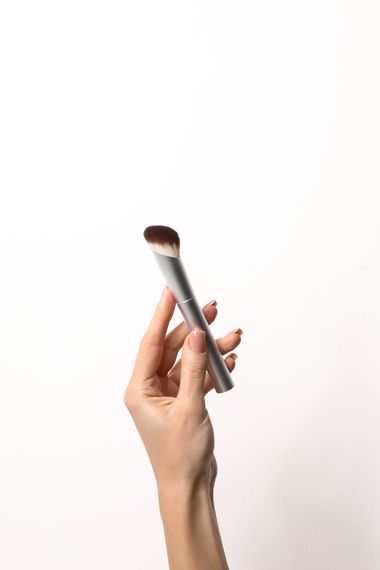 Скошенная кисточка UNICO Blush & Contour makeup brush | Зображення 3