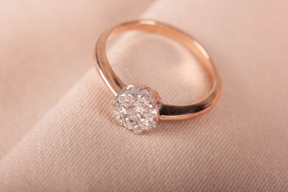 Кольцо из желтого и белого золота с бриллиантами 18.5 | Зображення 1