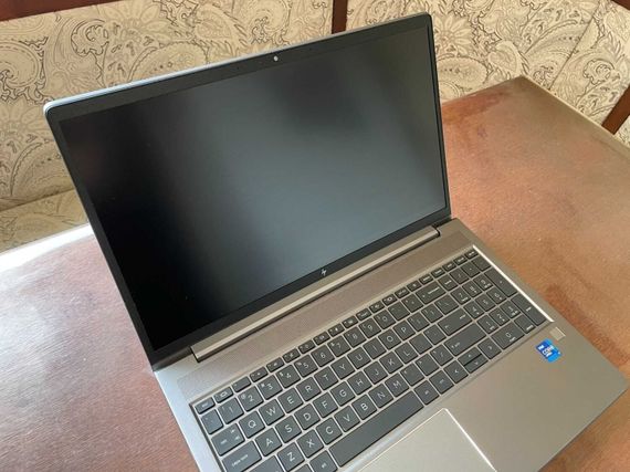 Мобільна робоча станція HP ZBook Power 15 G9 / 15.6'' (1920x1080) IPS / Intel Core i7-12700H (14 (20) ядер по 3.5 - 4.7 GHz) / 16 GB DDR5 / 512 GB SSD / nVidia T600, 4 GB GDDR6, 128-bit / WebCam б/в | Зображення 2