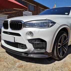 Накладка на передній бампер Карбон V2 (для F86) для BMW X6 F-16 2014-2019 рр