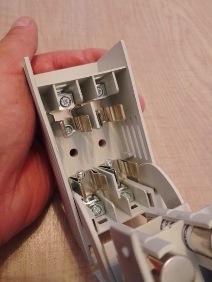 Корпус изолятор для предохранителей DC 40a 690v | Зображення 4