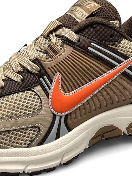 Кросівки чоловічі Vomero 5 New Brown Orange , В'єтнам | Зображення 4