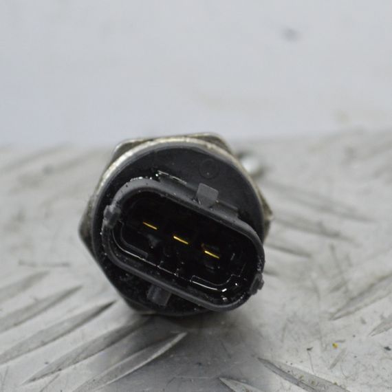 Датчик тиску палива 1.3 / 2.0 CDTI Opel Astra J Corsa D Insignia Meriva B Опель 55207677 0281002903 | Зображення 1