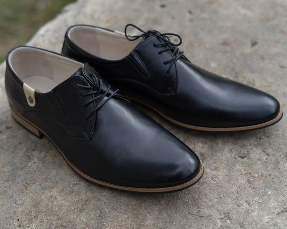 Оригінальні чорні туфлі з шкіри 40 розмір