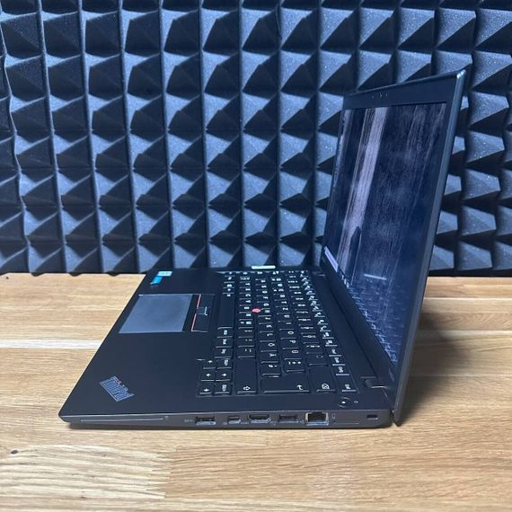 Ноутбук Б-класс Lenovo ThinkPad T460s / 14" (1920x1080) IPS Touch / Intel Core i5-6300U (2 (4) ядра по 2.4 - 3.0 GHz) / 8 GB DDR4 / 256 GB SSD / Intel HD Graphics 520 / WebCam б/у | Зображення 3