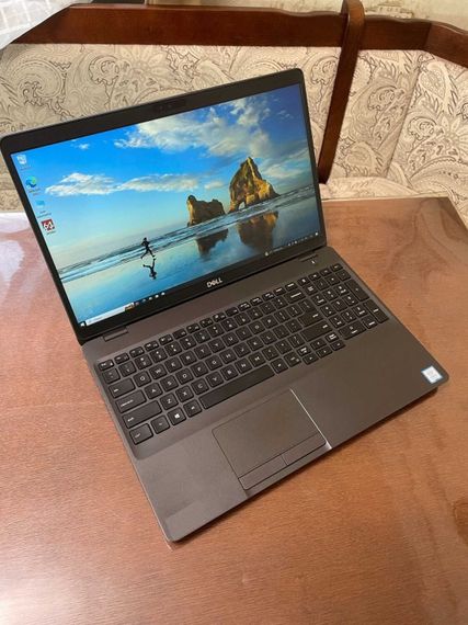 Мобильная рабочая станция Dell Precision 3541 / 15.6" (1920x1080) IPS / Intel Core i7-9750H (6 (12) ядер по 2.6 - 4.5 GHz) / 16 GB DDR4 / 256 GB SSD / nVidia Quadro P620, 4 GB GDDR5, 128-bit / WebCam б/у | Зображення 1