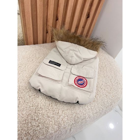 Брендовая зимняя жилетка для собак CANADA GOOSE с капюшоном, на пуху , бежевая | Зображення 2