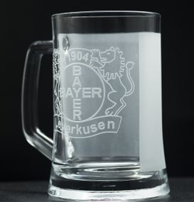 Подарочный бокал для пива 670 мл с гравировкой лого футбольного клуба Байер Леверкузен, подарок для друга