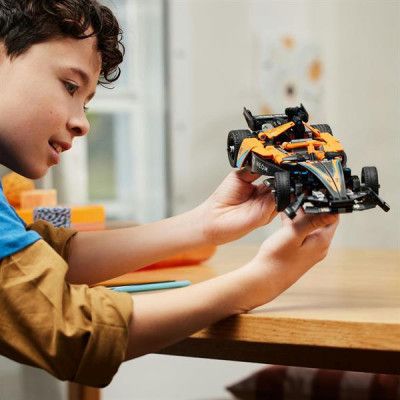 Конструктор LEGO Автомобиль для гонки NEOM McLaren Formula E 452 детали (42169) | Зображення 6