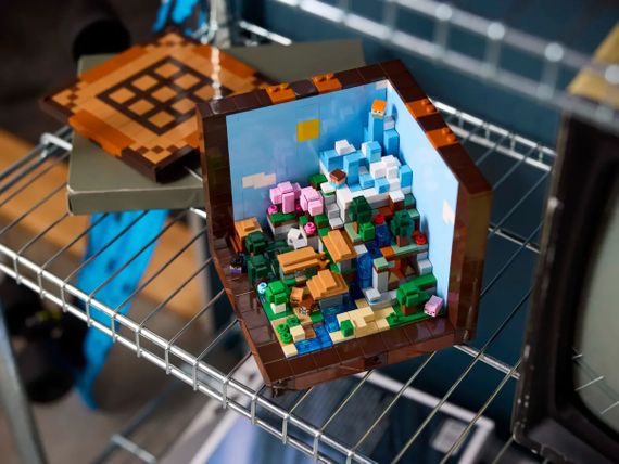 Конструктор LEGO Minecraft Верстак 21265 | Зображення 6