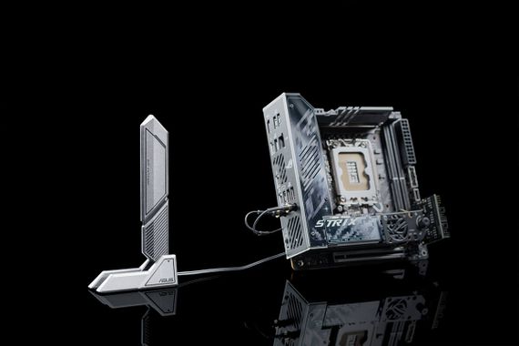 Материнcька плата ASUS ROG STRIX Z890-I GAMING WIFI s1851 Z890 2xDDR5 M.2 DP USB Type-C Wi-Fi BT mITX 90MB1IC0-M0EAY1 | Зображення 3