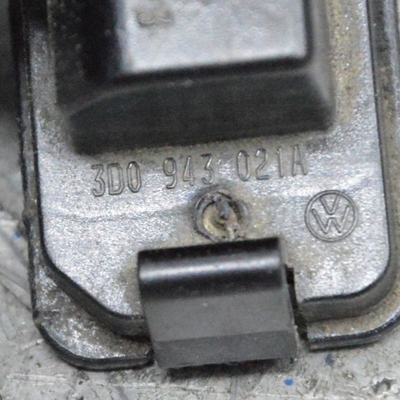 Ліхтар підсвічування номера Volkswagen Golf V Passat B6 2001-2015 Ліхтар освітлення номера Фольксваген 3D0943021A | Зображення 3