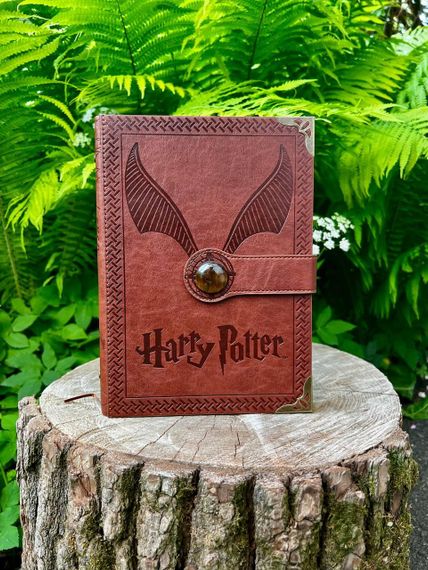 Блокнот Harry Potter “Золотий Снітч” — щоденник із екошкіри з застібкою та декором