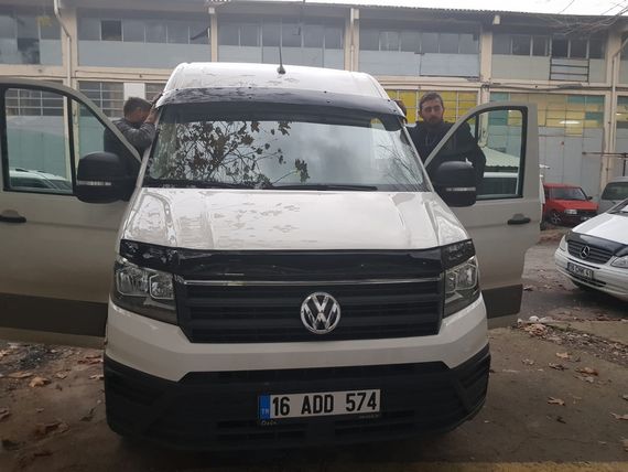 Козырек на лобовое стекло (черный глянец, 5мм) для Volkswagen Crafter 2017-2024 гг | Зображення 3