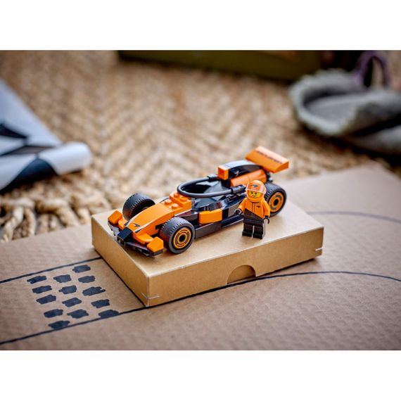 Конструктор LEGO City Пілот F1 з автомобілем для перегонів команди McLaren (60442) | Зображення 8
