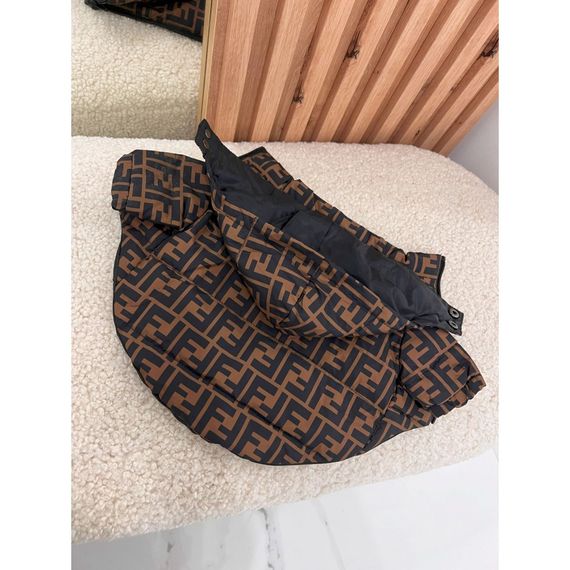 Брендовая зимняя куртка для собак FENDI  на змейке с капюшоном, коричневая