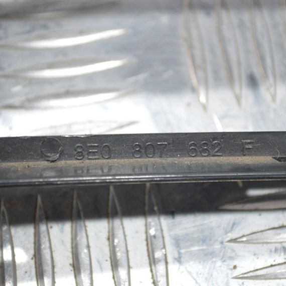 Решітка переднього бампера права Audi A4 B7 2004-2008 Решітка бампера передня права Ауді а4 б7 8E0807682F | Зображення 2