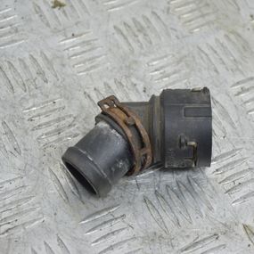 Фланець охолоджуючої рідини Vw Volkswagen Golf IV 1.9 TDI патрубок Фольксваген Гольф 4 1J0121619