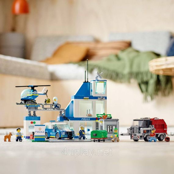 Конструктор LEGO City Поліцейський відділок з фургоном, сміттєвозом та вертольотом (60316) | Зображення 4
