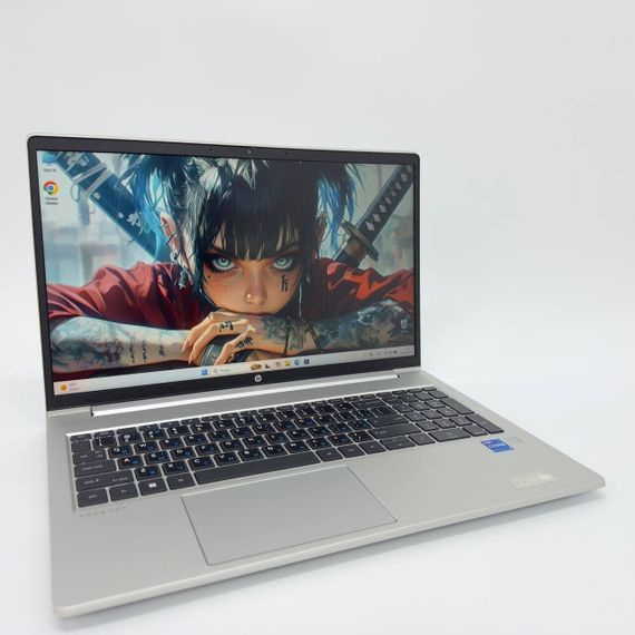 Ультрабук HP ProBook 650 G8 / 15.6" (1920x1080) IPS / Intel Core i5-1145G7 (4 (8) ядра по 2.6 - 4.4 GHz) / 16 GB DDR4 / 256 GB SSD / Intel Iris Xe Graphics / WebCam б/в + Подарунок Мишка та килимок | Зображення 1