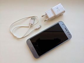 Смартфон samsung j330 бу