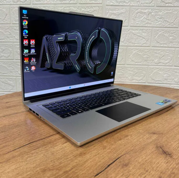Ноутбук Gigabyte Aero 16 XE5 4K OLED i7 12700H 32Gb SSD 1Tb RTX 3070Ti Б/В | Зображення 1