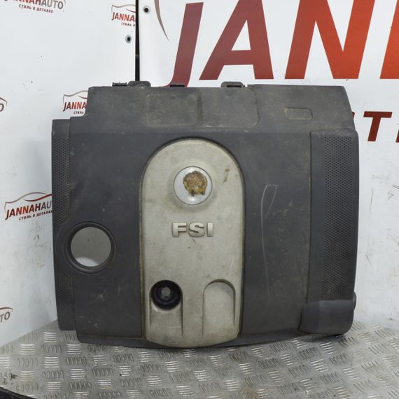 Накладка двигуна декоративна 1.6 FSI Volkswagen Golf V 2003-2008 Накладка двигуна Фольксваген 03C129607N