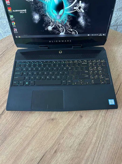 Ноутбук Dell Alienware m15 15,6" 240Hz i7 8750H 32Gb SSD512Gb RTX 2080 MaxQ  Б/В | Зображення 1
