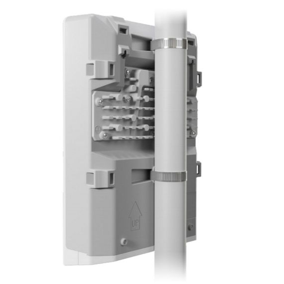 Комутатор мережевий Mikrotik CSS610-1Gi-7R-2S+OUT | Зображення 2