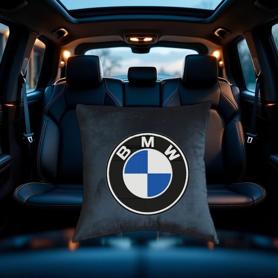 Авто Подушка c вышивкой логотипа марки бмв BMW черный автомобилисту 00454