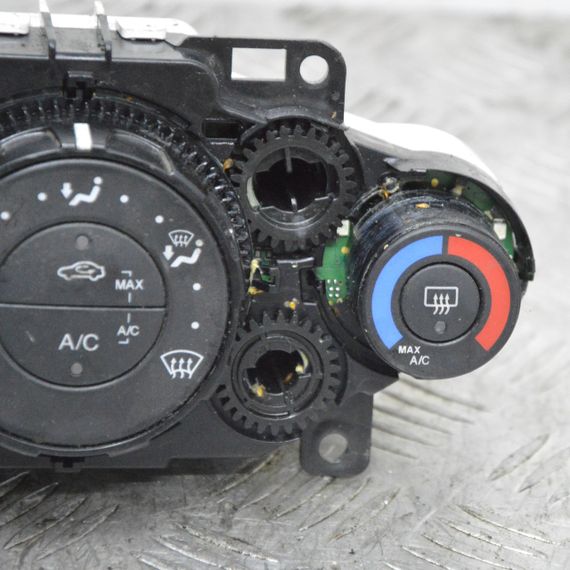 Блок керування клімат контролем Ford Fiesta VII 2012-2017 Панель пічки кондиціонера Форд Фієста 7 8A6119980BG | Зображення 3