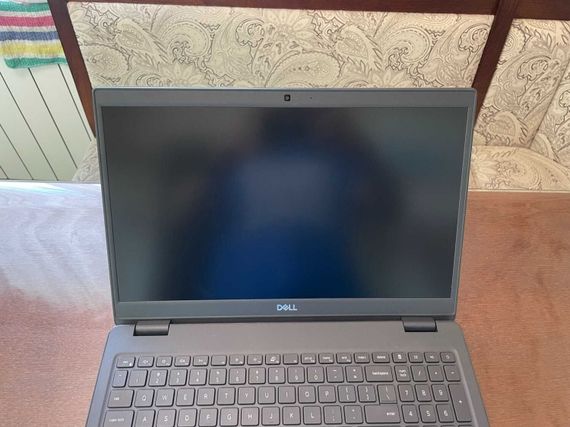 Ноутбук Dell Latitude 3510 / 15.6" (1920x1080) IPS / Intel Core i5-10210U (4 (8) ядра по 1.6 - 4.2 GHz) / 16 GB DDR4 / 256 GB SSD / Intel UHD Graphics / WebCam б/у | Зображення 2