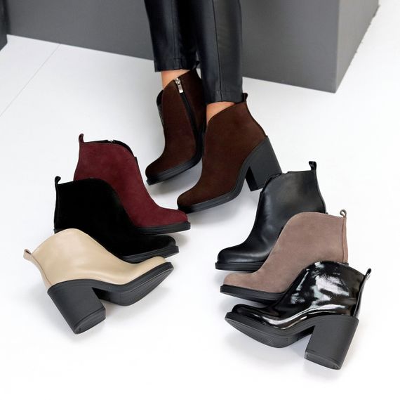 Дизайнерські замшеві ботильйони колір гіркий Шоколад на середньому стійкому підборі | Зображення 8