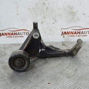 Кронштейн генератора Kia Sorento 2.5 CRDI 2002-2009 Кронштейн кріплення генератора Кіа Соренто