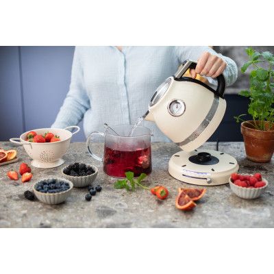 Электрочайник KitchenAid 5KEK1522EAC | Зображення 2