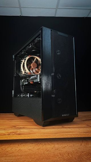 Збірка на замовлення: ігровий Lian-Li Lancool III Black Tower / AMD Ryzen 7 9800X3D (8 (16) ядер по 4,7 - 5,2 ГГц) / 64 ГБ DDR5 / 2000 ГБ SSD M.2 / nVidia GeForce RTX 5080, 16 ГБ GDDR7, 256-біт / 850 Вт б/в | Зображення 1