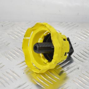 Кріплення запаски Peugeot 308 2007-2013 Кронштейн болт запасного колеса Пежо 308 039081