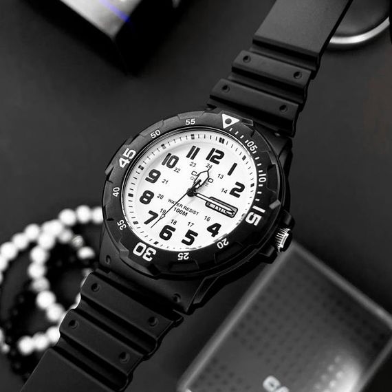 Чоловічий годинник Casio MRW-200H-7B | Зображення 1