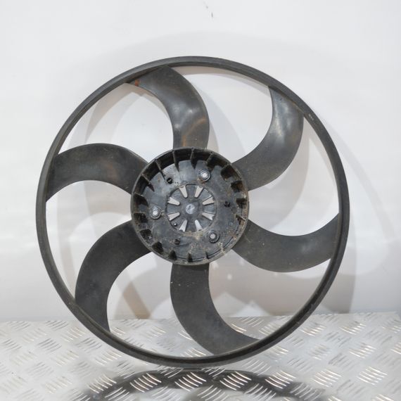 Крыльчатка вентилятора BMW E81 E82 E87 E88 E90 E91 E92 E93 X1 Z4 2004-2015 лопасти БМВ е81 е82 е87 е88 е90 17117590699 | Зображення 1