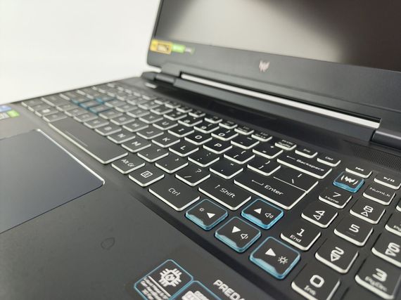 Ігровий ноутбук Acer Predator Helios 300 PH315-55 / 15.6" (1920x1080) IPS / Intel Core i7-12700H (14 (20) ядер по 3.5 - 4.7 GHz) / 16 GB DDR5 / 512 GB SSD / nVidia GeForce RTX 3060, 6 GB GDDR6, 192-bit / WebCam б/в | Зображення 2