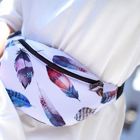 Сумка на пояс бананка Bumbag Разноцветные перья 27x16 см (BB_20J008_BL)