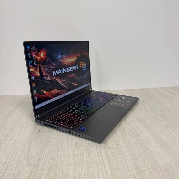 Игровой ультрабук Maingear Vector Pro MG-VCP15i-3070 / 15.6" (1920x1080) IPS / Intel Core i7-11800H (8 (16) ядер по 2.3 - 4.6 GHz) / 16 GB DDR4 / 512 GB SSD M.2 / nVidia GeForce RTX 3070, 8 GB GDDR6, 256-bit / WebCam б/у | Зображення 5