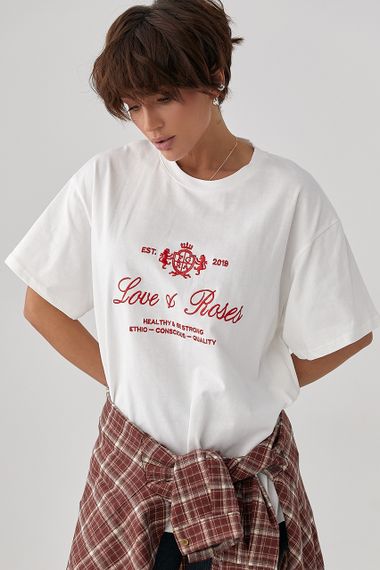 Футболка вільного фасону з вишитими написами - білий цвет, ONE SIZE (є розміри) | Зображення 1